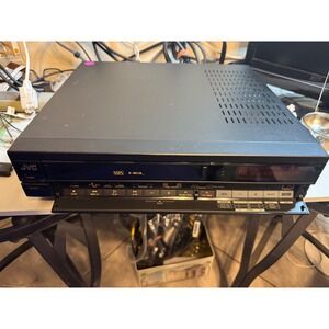 JVC HR-D410U VHS HQ Video Cassette Recorder DA 3-Head VCR Player with Remote